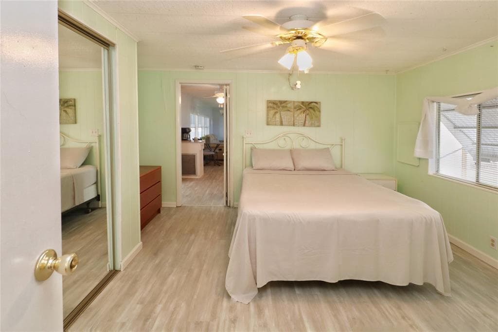 107 E SAINT JOHNS WAY photo 5
