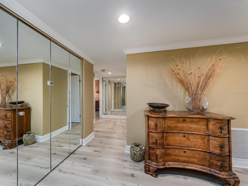 1480 GULF BOULEVARD 610 photo 17