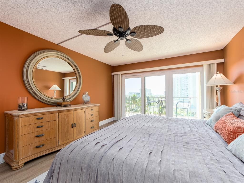 1480 GULF BOULEVARD 610 photo 20