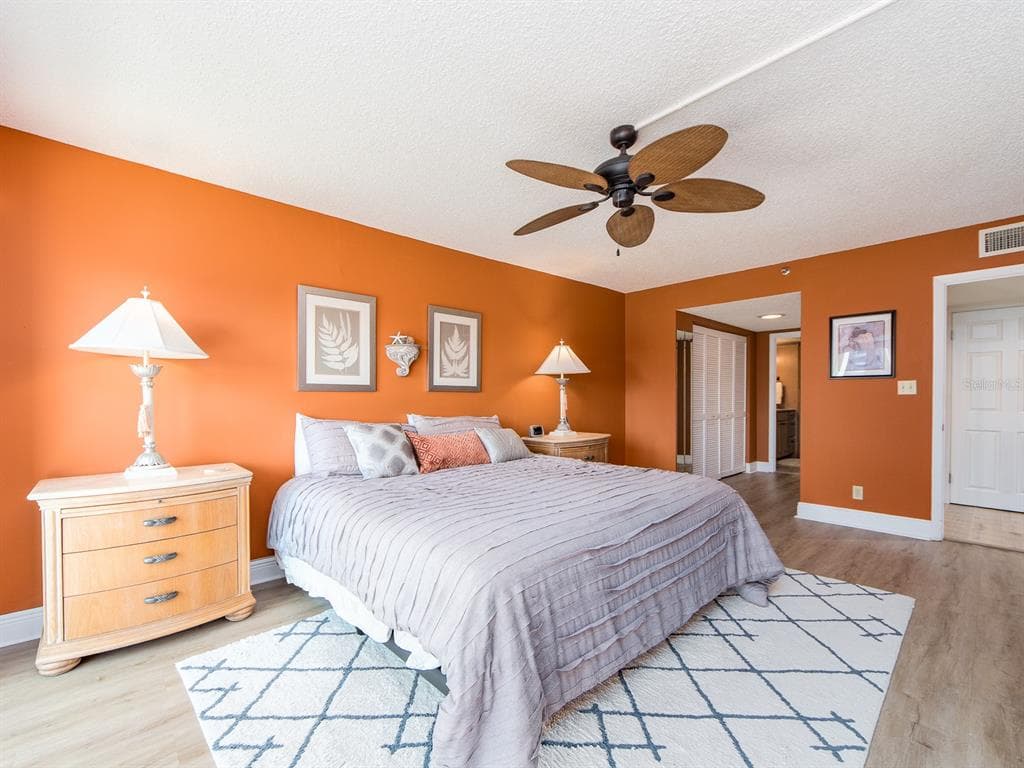 1480 GULF BOULEVARD 610 photo 19
