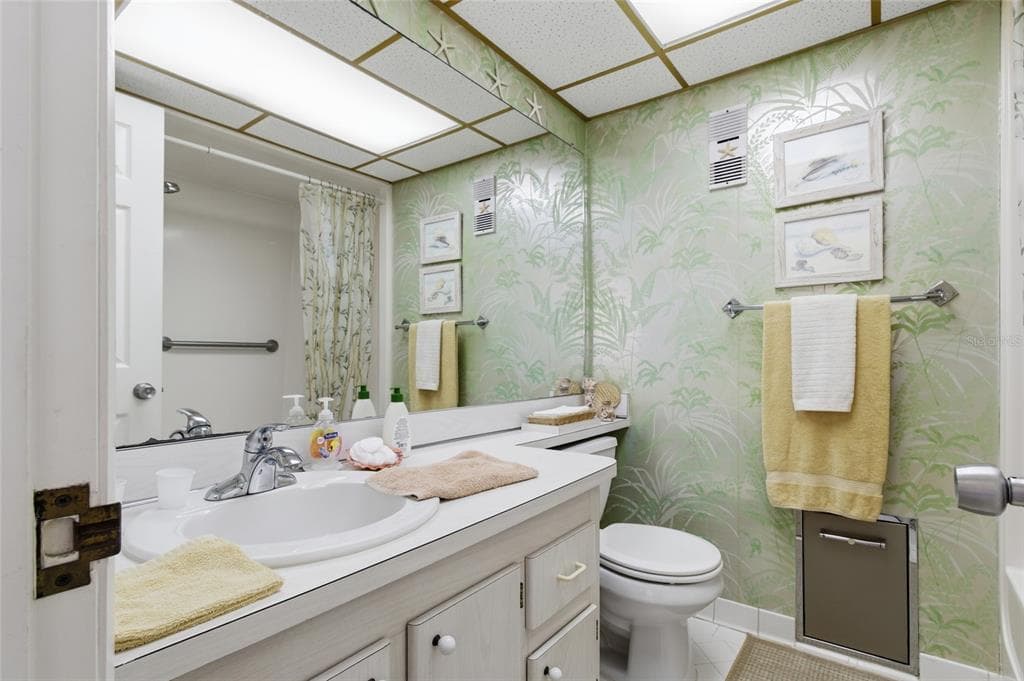 1270 GULF BOULEVARD 801 photo 22
