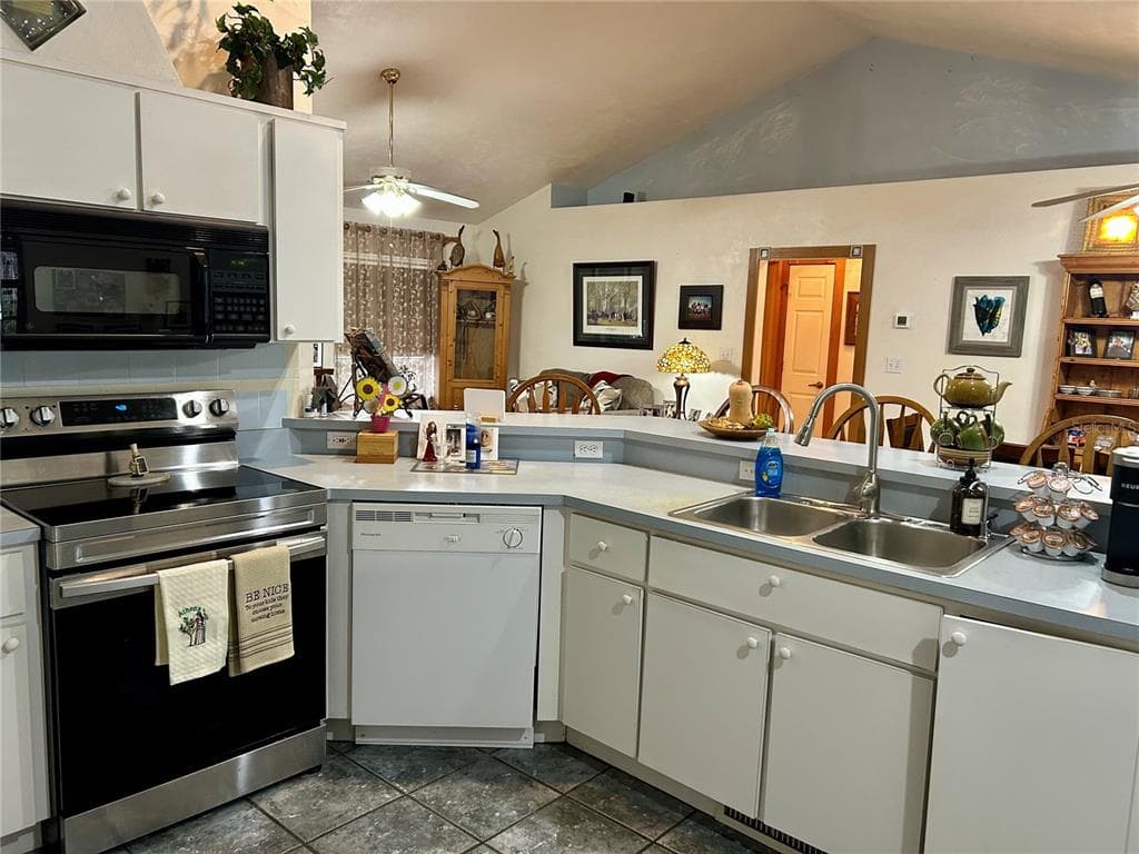 55730 HOLIDAY CIRCLE photo 16