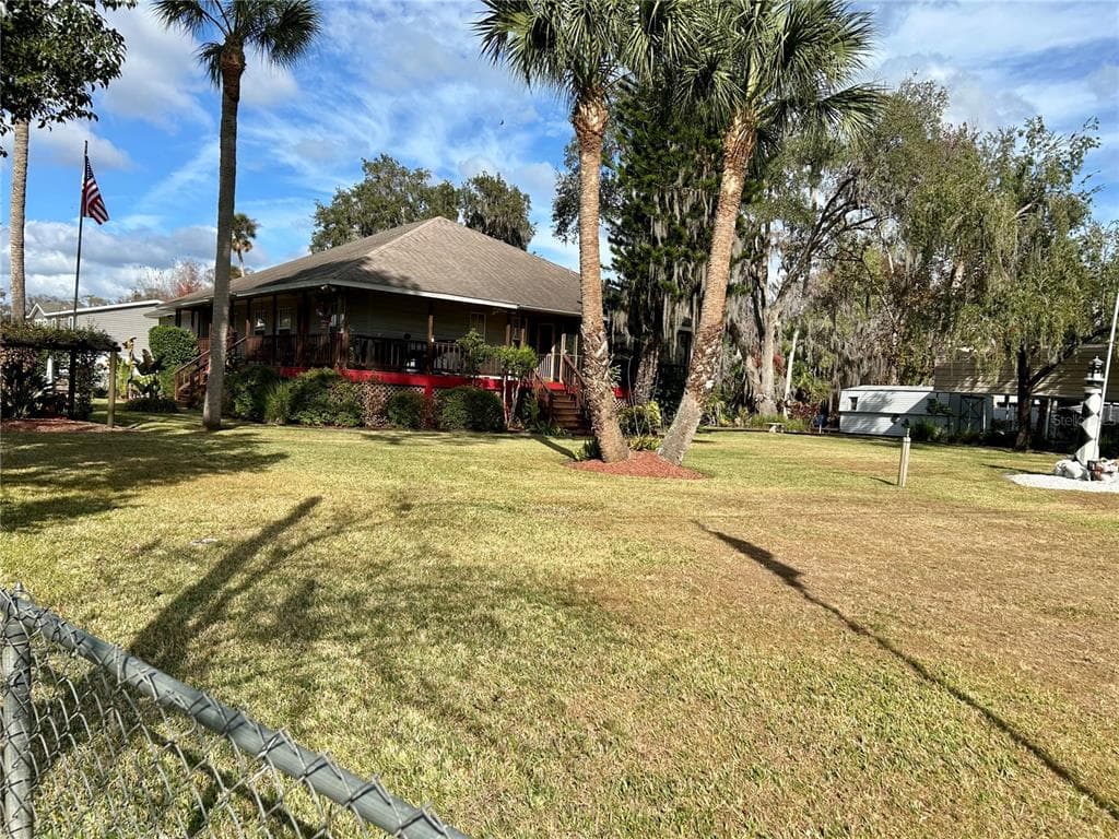 55730 HOLIDAY CIRCLE photo 3