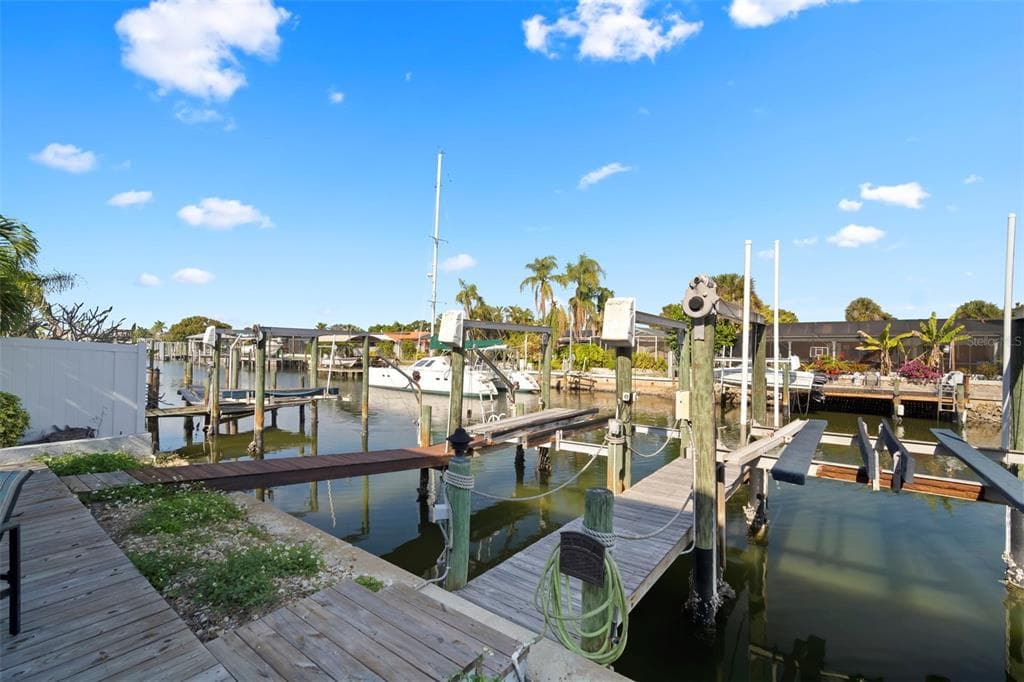 1013 APOLLO BEACH BOULEVARD 203 photo 10