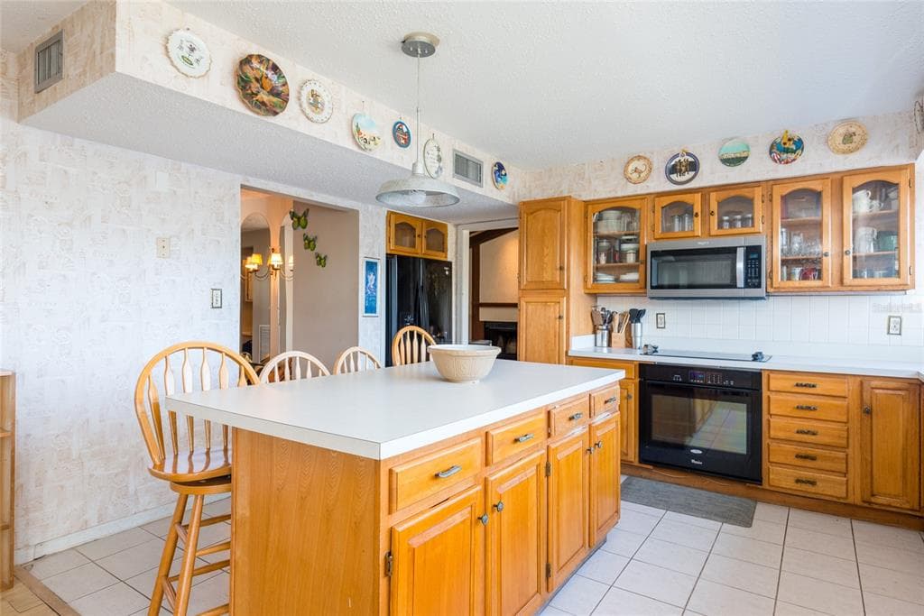 6809 TWELVE OAKS BOULEVARD photo 15