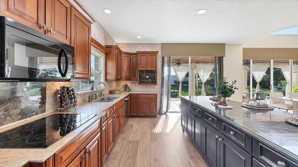7300 COVE TERRACE photo 20