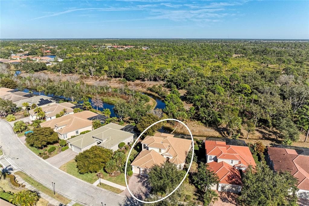 650 CRANE PRAIRIE WAY photo 2
