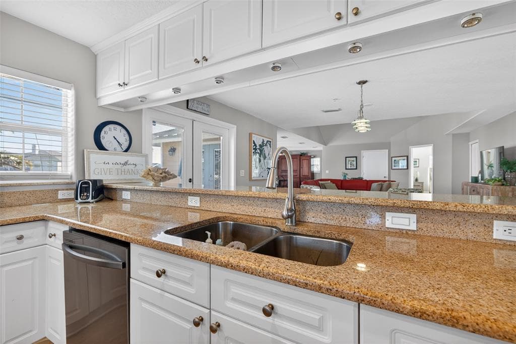 1902 ARROWHEAD DRIVE NE photo 14