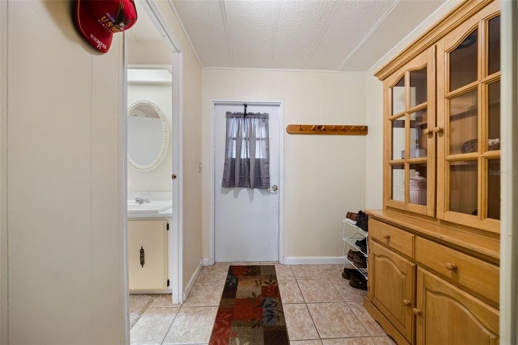 121 BONNIE DRIVE photo 9