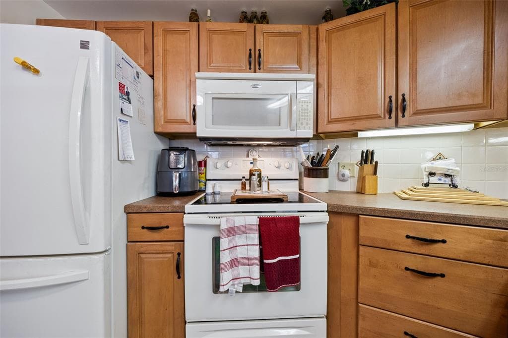 121 BONNIE DRIVE photo 15