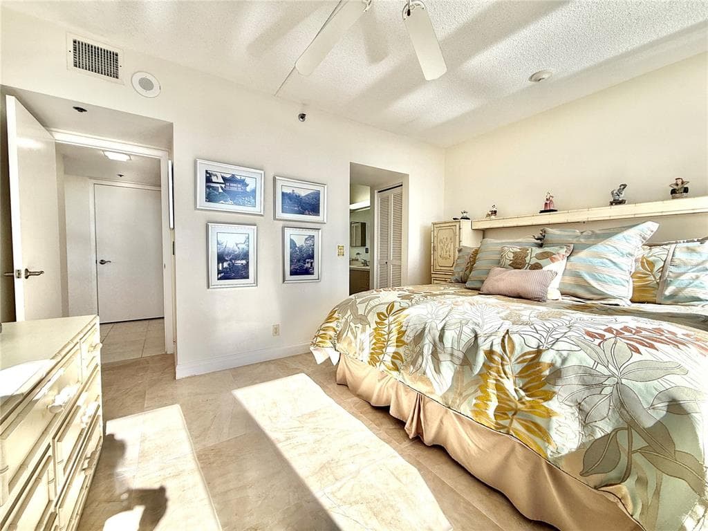 1105 GULF OF MEXICO DRIVE 401 photo 10