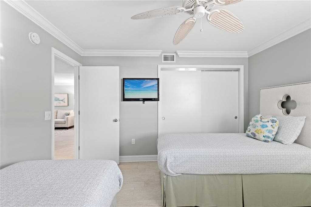 5880 MIDNIGHT PASS ROAD 804 photo 25