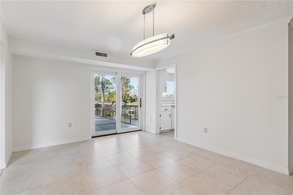 6204 MASTERS BOULEVARD 202 photo 17