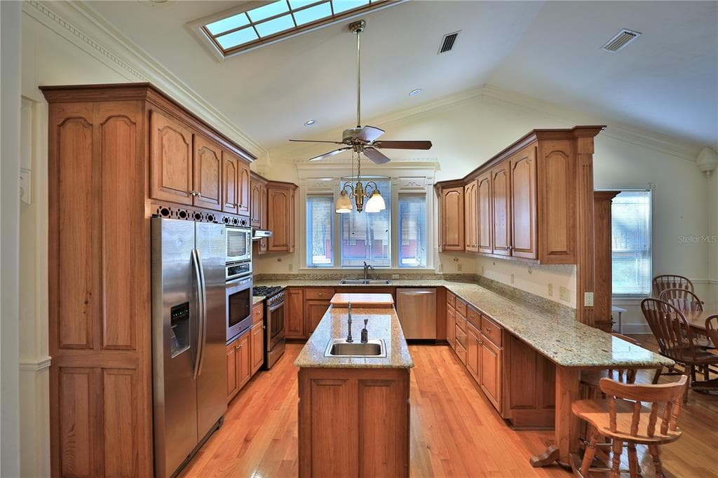 15551 NW HIGHWAY 225 photo 16