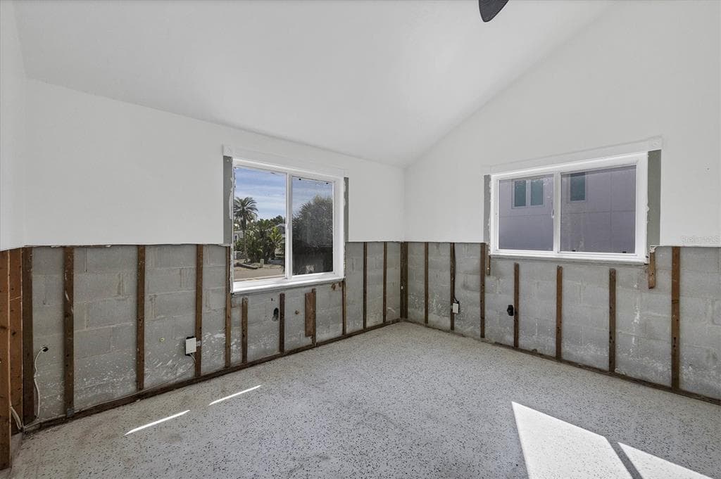 651 JUNGLE QUEEN WAY photo 17