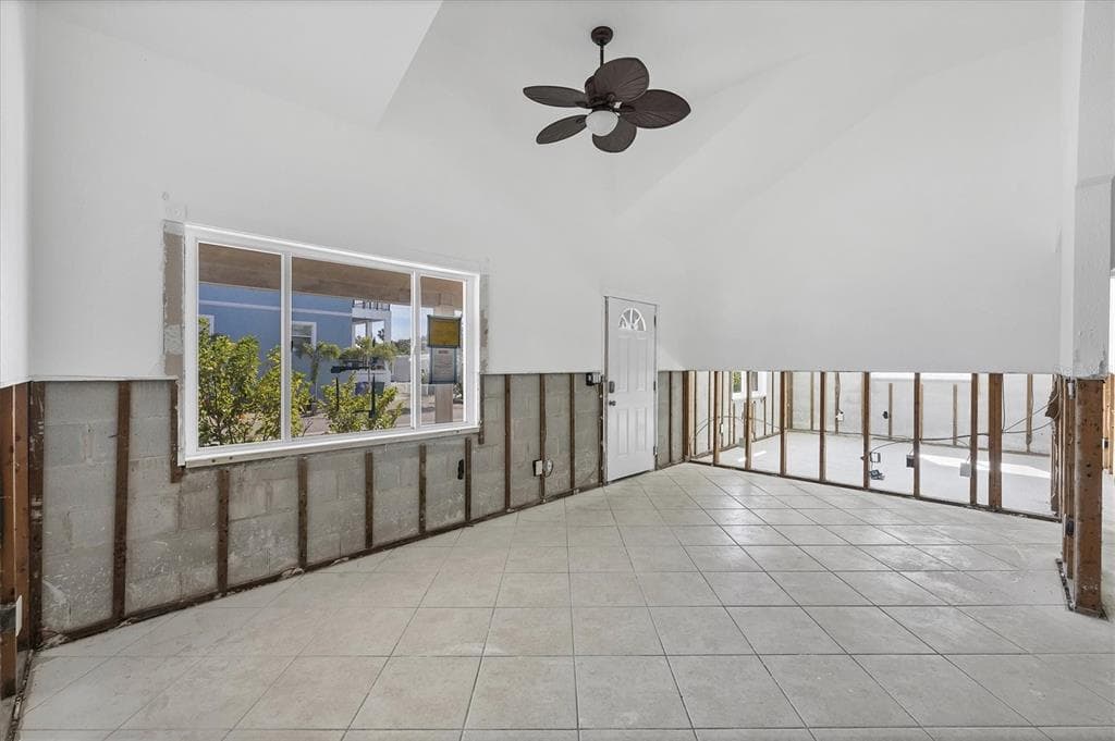 651 JUNGLE QUEEN WAY photo 15