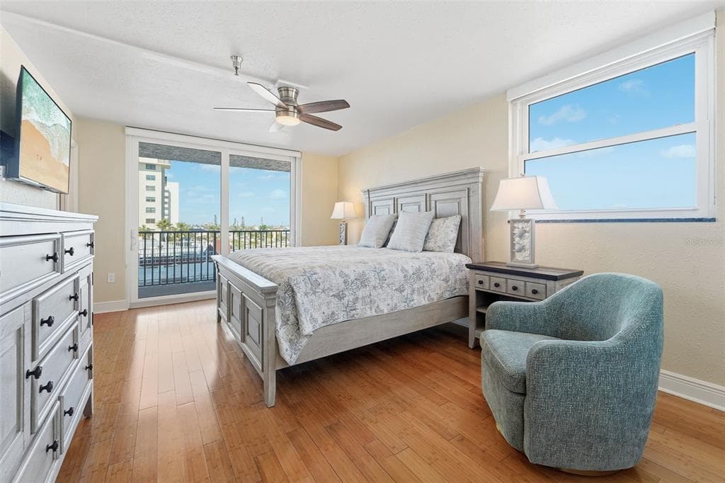 15316 GULF BOULEVARD 404 photo 19
