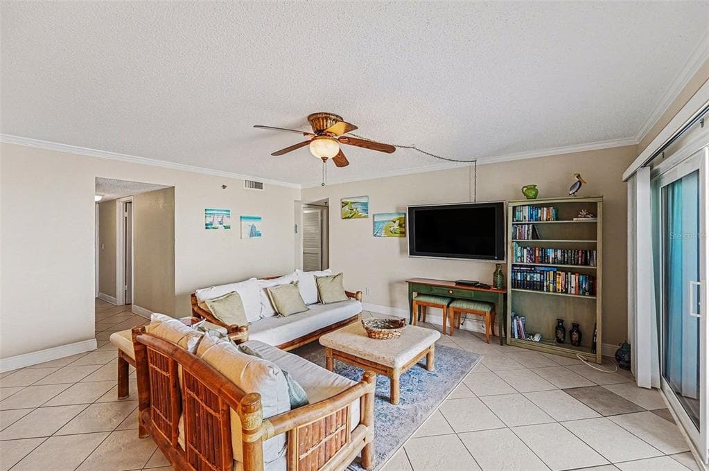 19500 GULF BOULEVARD 102 photo 7