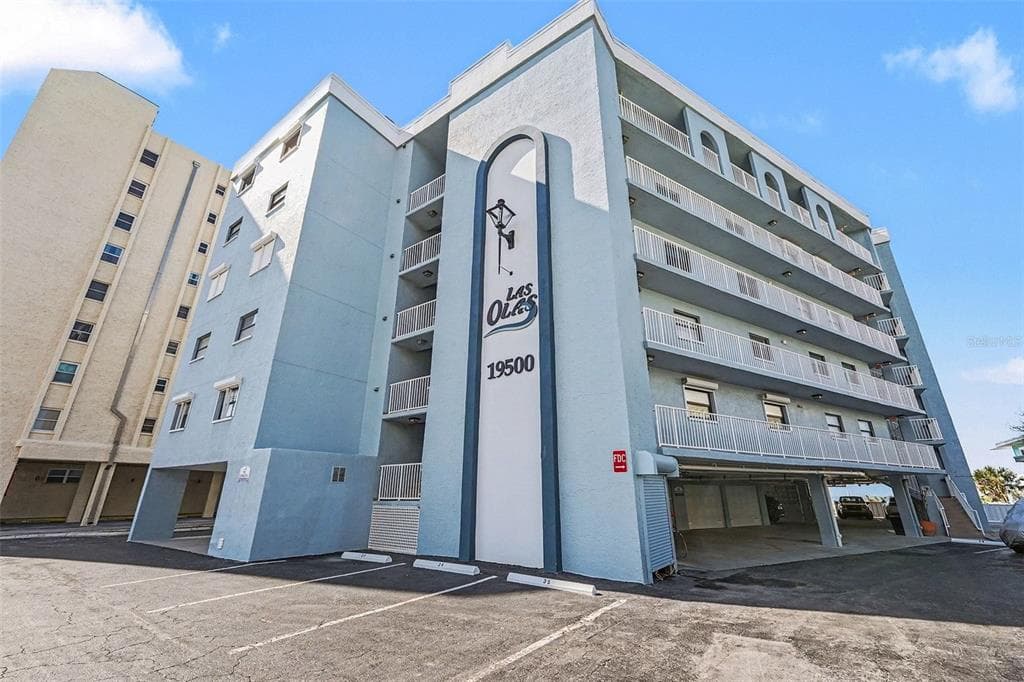 19500 GULF BOULEVARD 102 photo 25