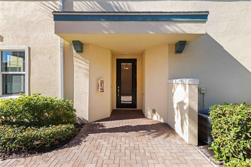 1264 RIVERSCAPE STREET B photo 6