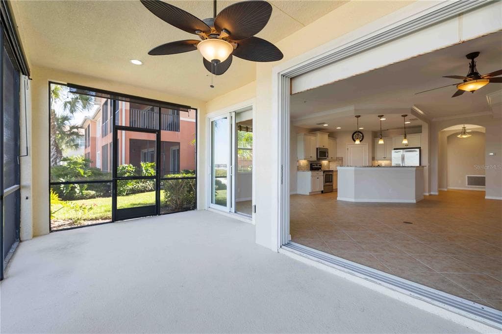 1264 RIVERSCAPE STREET B photo 17