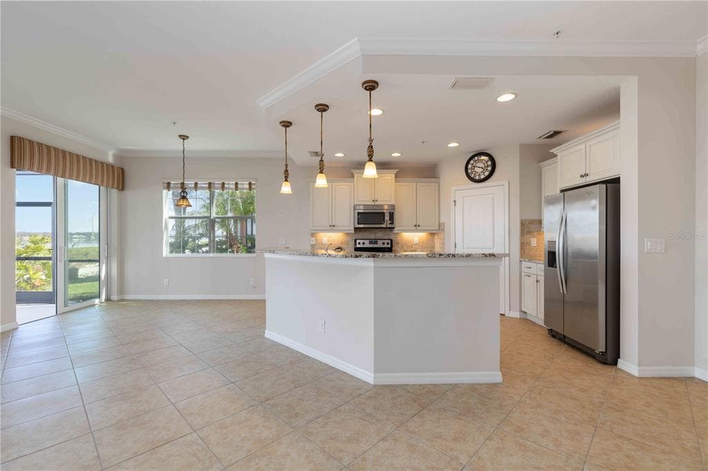 1264 RIVERSCAPE STREET B photo 10