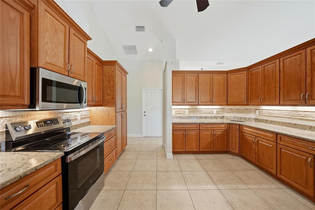 721 ROTONDA CIRCLE photo 10