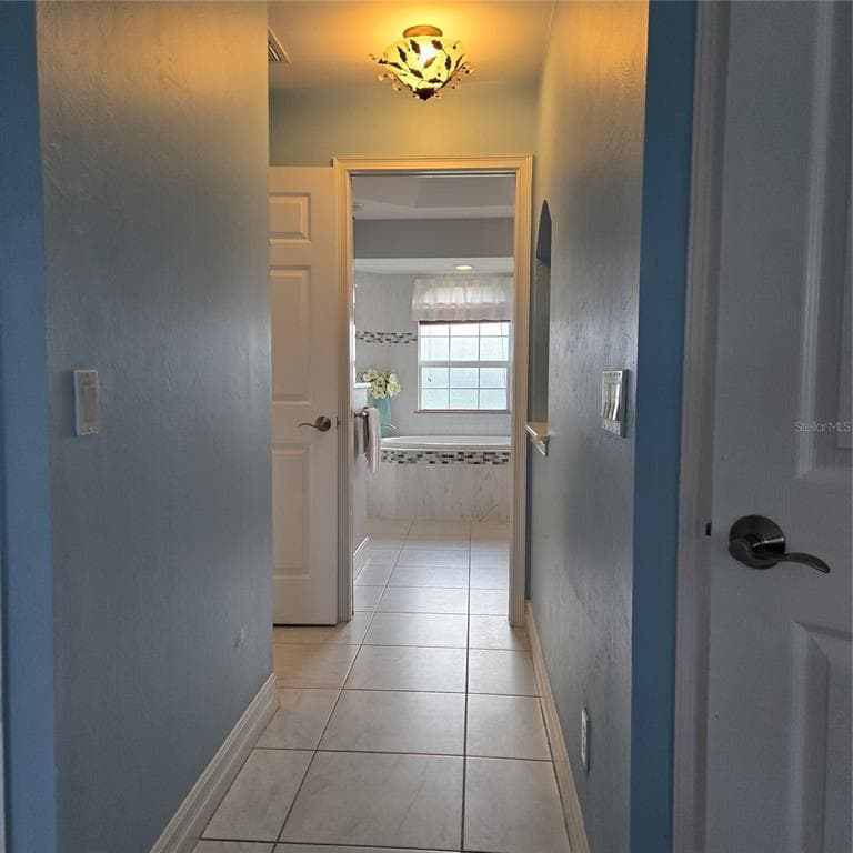 721 ROTONDA CIRCLE photo 18