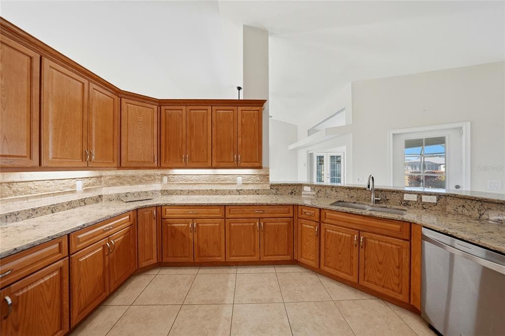 721 ROTONDA CIRCLE photo 11