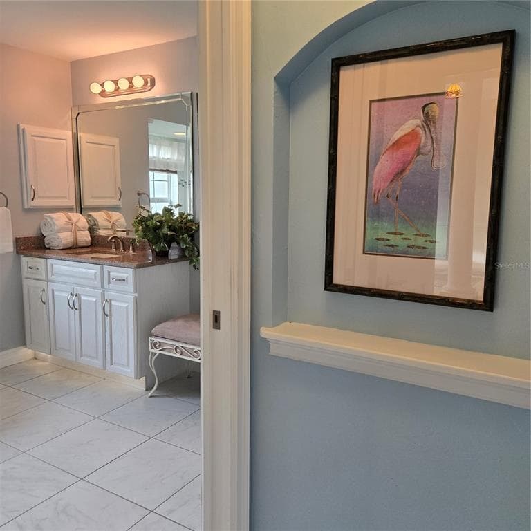 721 ROTONDA CIRCLE photo 19