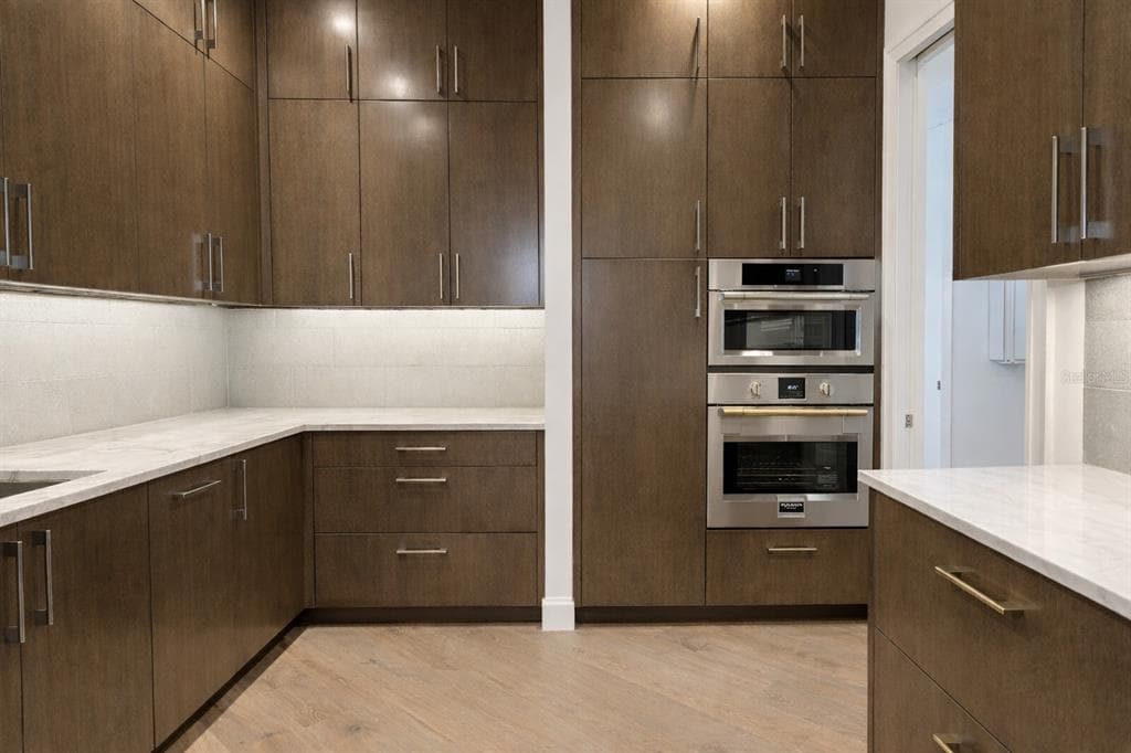 555 5TH AVENUE NE PH1 photo 17