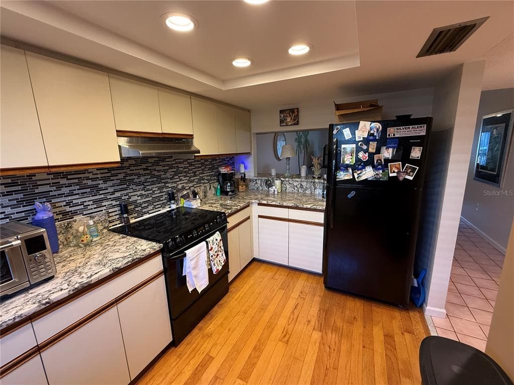 259 FENWICK DRIVE 35 photo 5