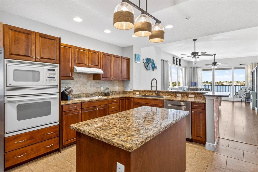 17717 GULF BOULEVARD 401 photo 8
