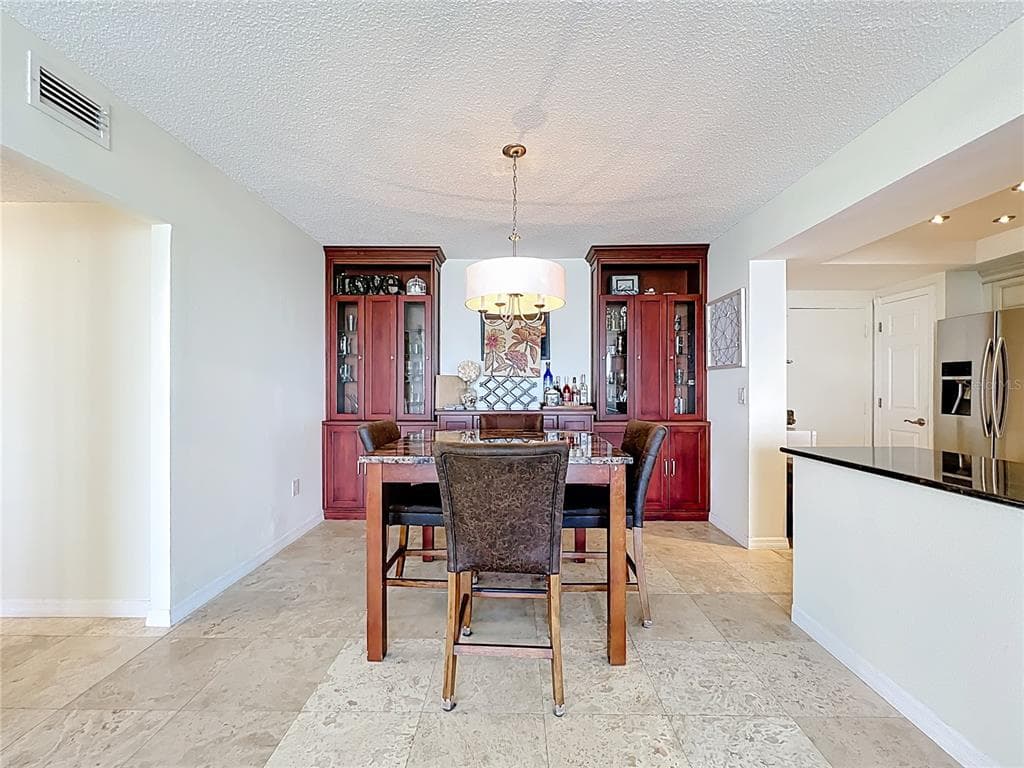 100 PIERCE STREET 910 photo 8