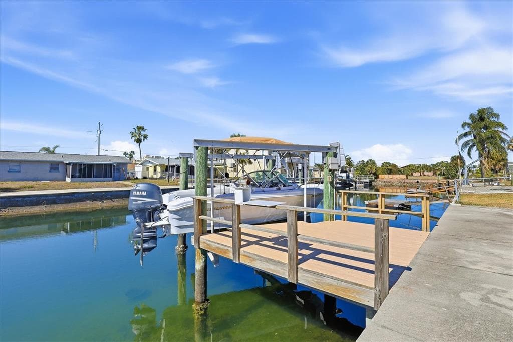 13701 MARIA DRIVE photo 4