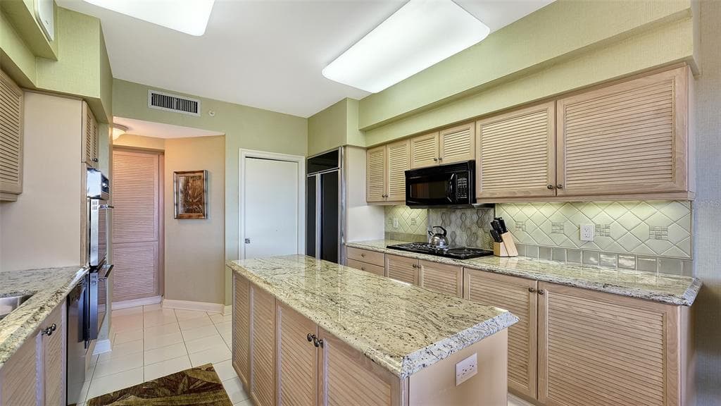 545 SANCTUARY DRIVE B305 photo 25
