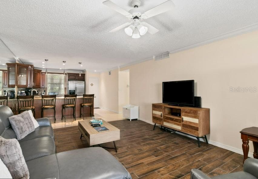 605 SUTTON PLACE 102 photo 4