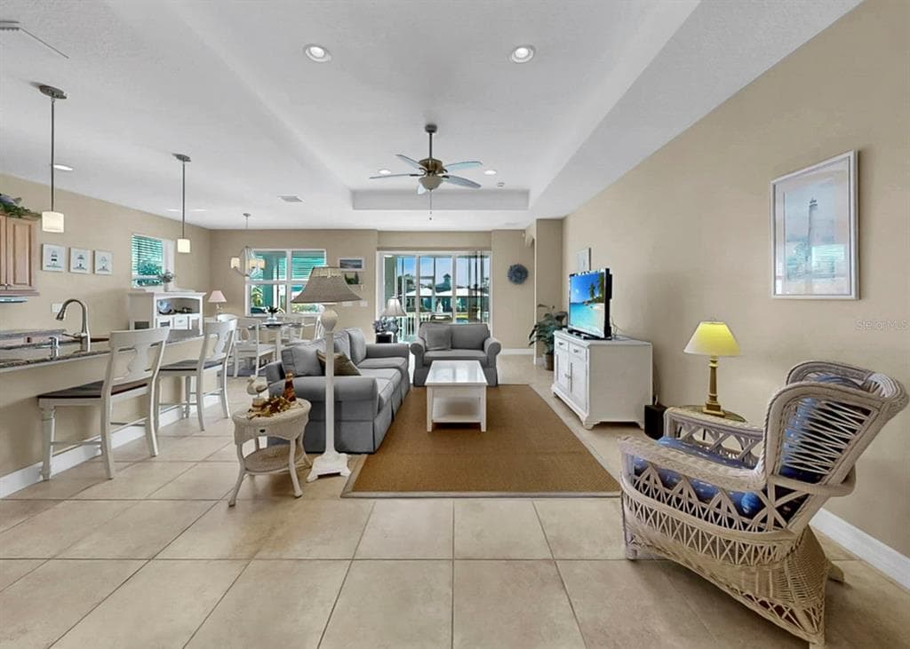 916 SPINDLE PALM WAY photo 8