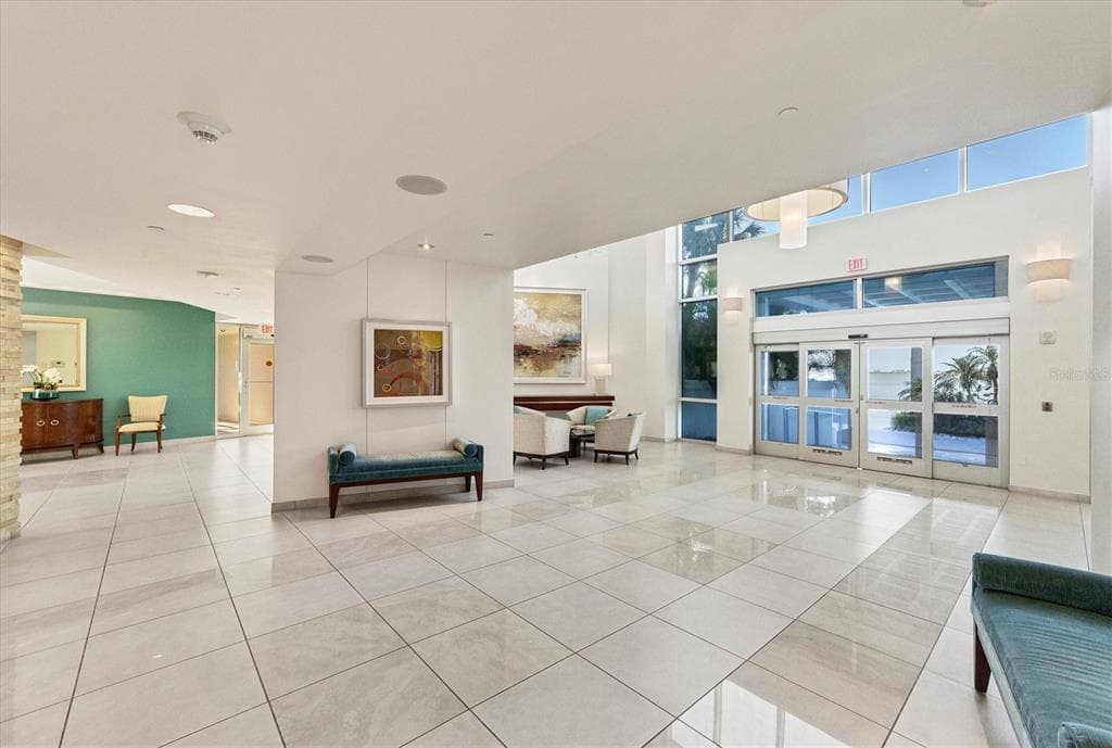 988 BLVD OF THE ARTS 1816 photo 4