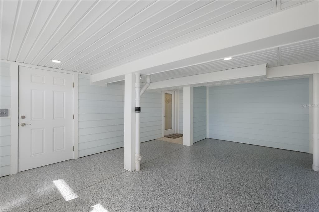 204 WATERWAYS AVENUE photo 24