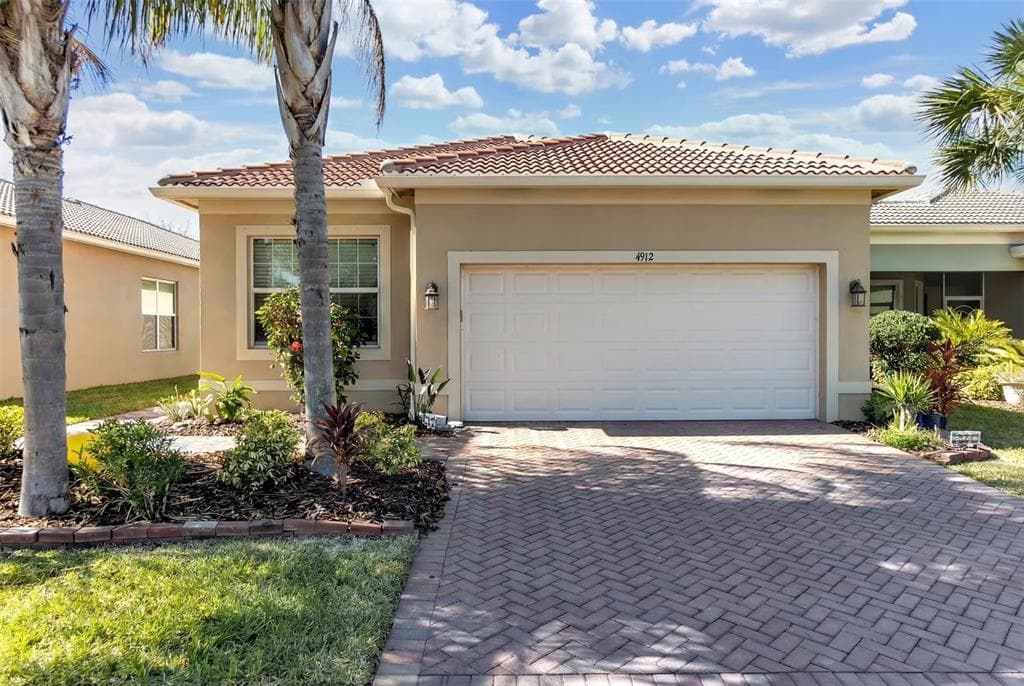 4912 SANDY GLEN WAY photo 1