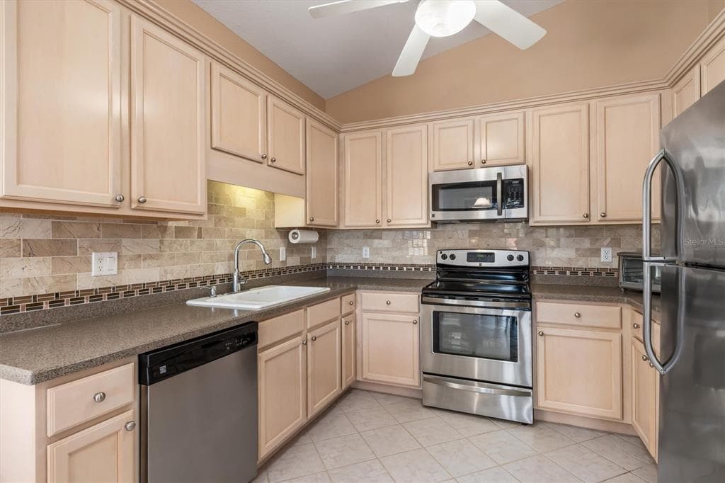 3322 GRAND VISTA COURT 203 photo 17