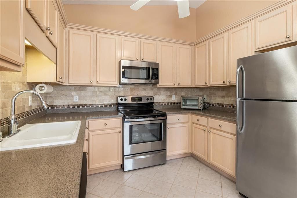 3322 GRAND VISTA COURT 203 photo 18