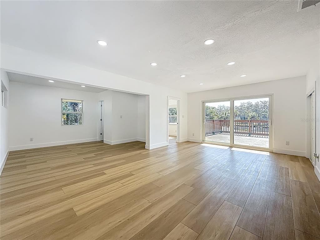 6108 OAK RIDGE AVENUE photo 4