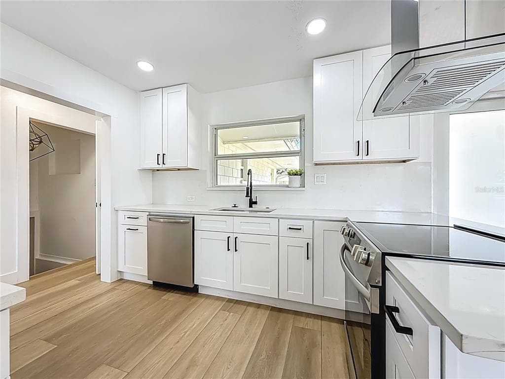 6108 OAK RIDGE AVENUE photo 8