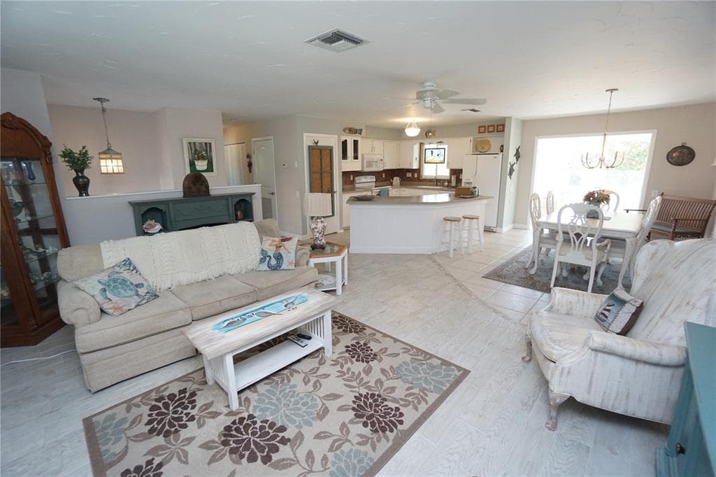 621 STURGEON PLACE photo 11