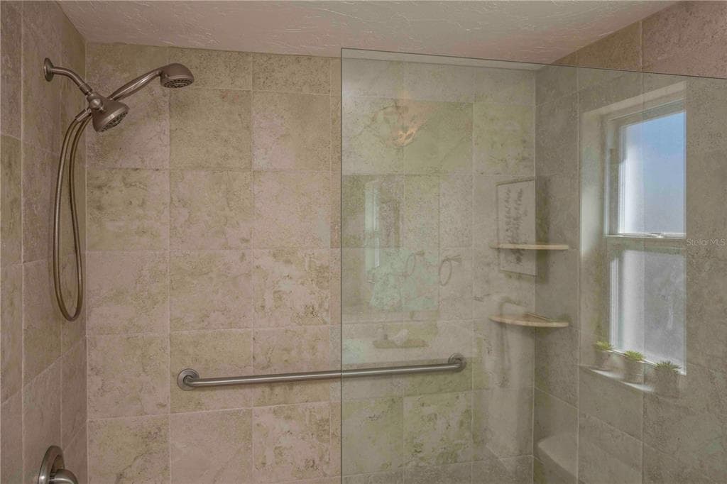 563 SPANISH DRIVE S photo 17