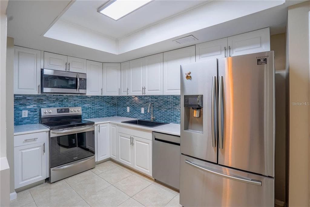 7100 SUNSHINE SKYWAY LANE S 201 photo 3