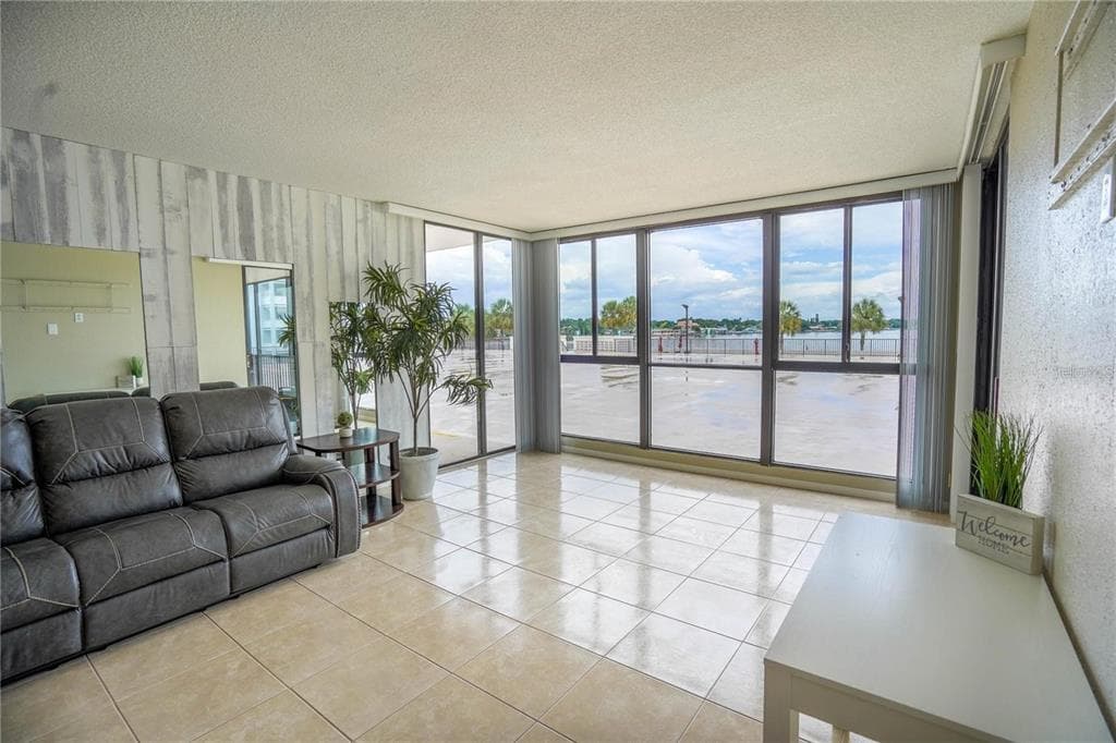 7100 SUNSHINE SKYWAY LANE S 201 photo 18