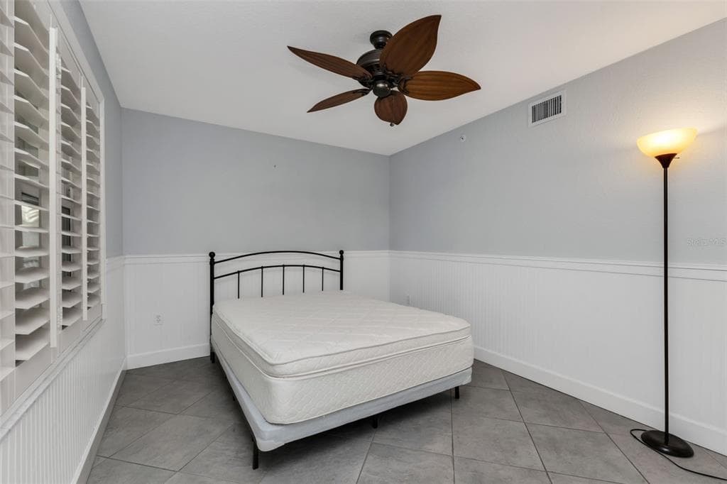 1650 W MARION AVENUE 123 photo 12